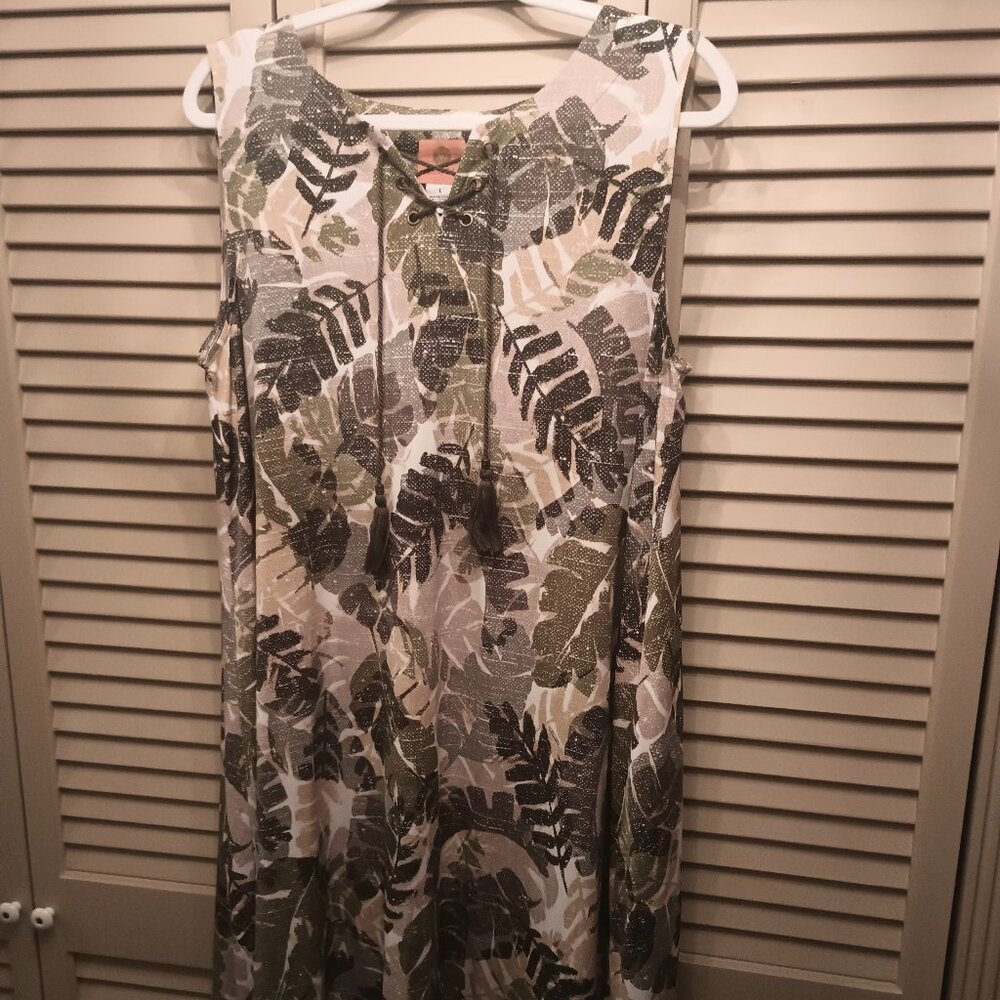 Ruby Road Leaf Print V-neck sleeveless Hi-Low tie neck dress.